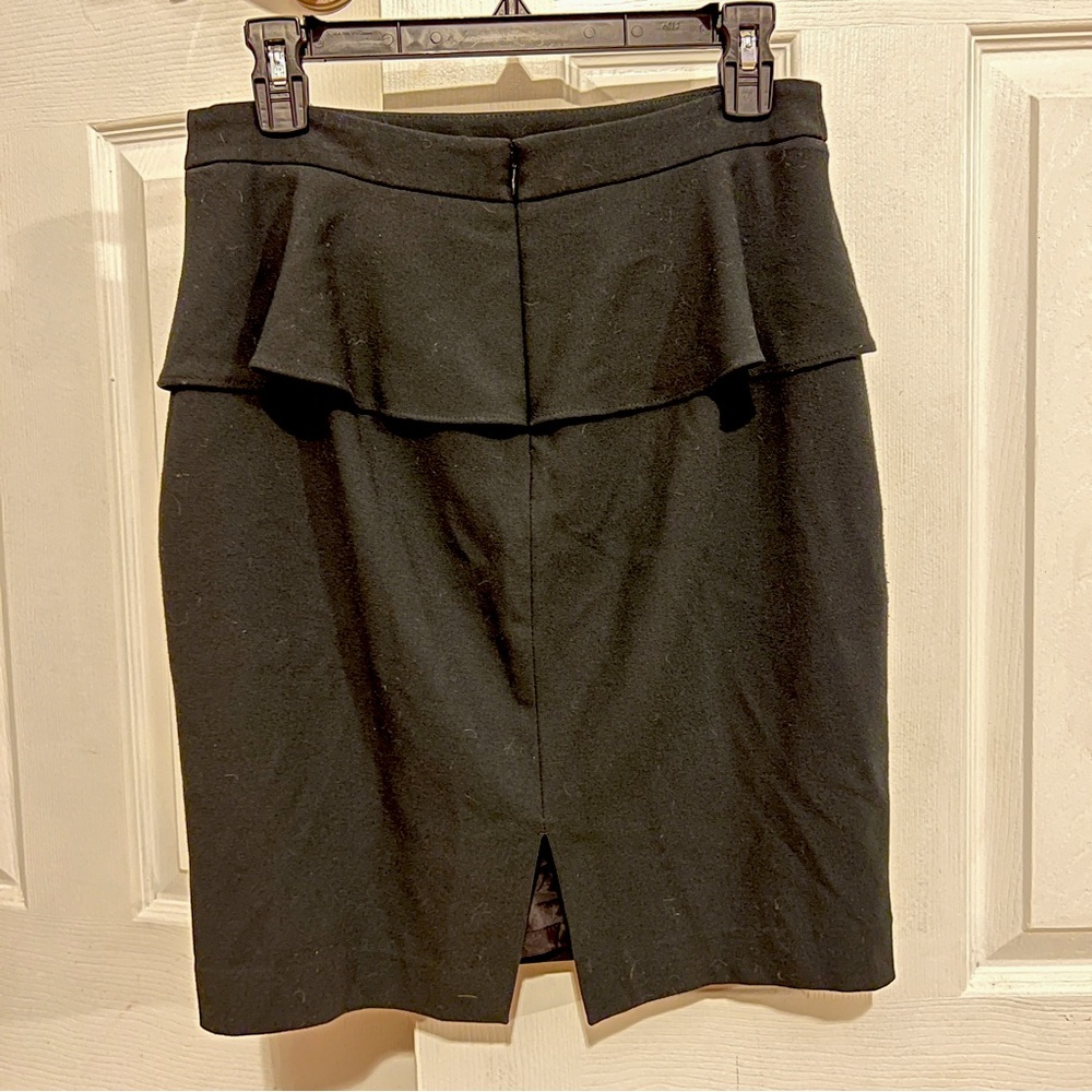 Express black peplum pencil skirt size 6 - Picture 2 of 3